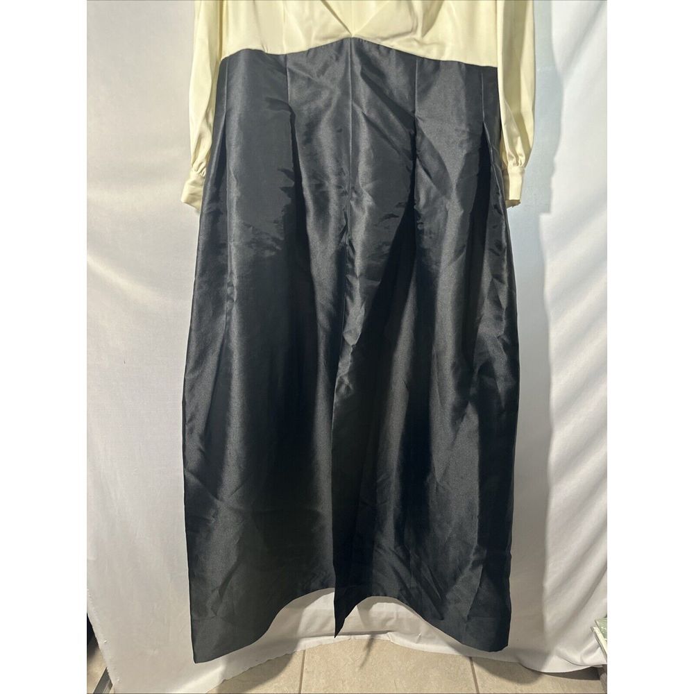 NWD $895 Sachin & Babi [ 20W ] Zoe V Neck Box Pleat Ball‎ Gown Ivory Black - Picture 10 of 14